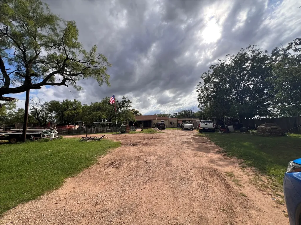762 Scott Street Tye TX 79563