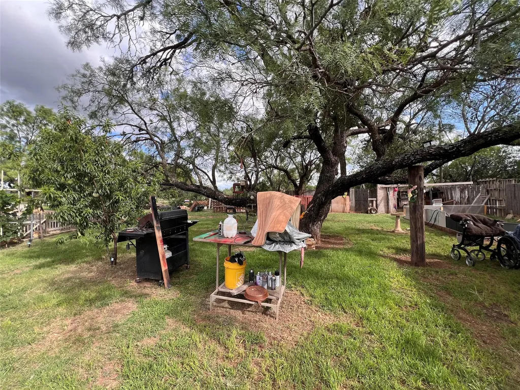 762 Scott Street Tye TX 79563