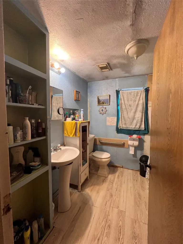 762 Scott Street Tye TX 79563