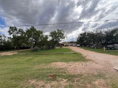 762 Scott Street Tye TX 79563