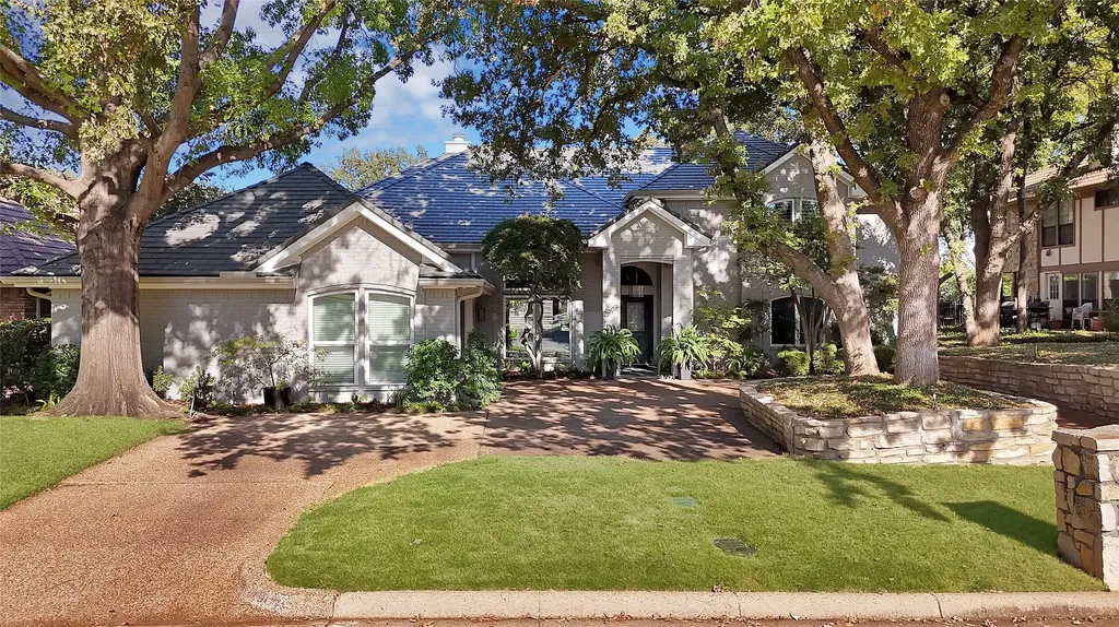 2907 Arbor Oaks Drive Arlington TX 76006