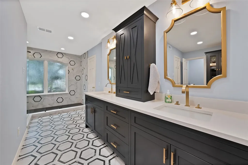 2907 Arbor Oaks Drive Arlington TX 76006