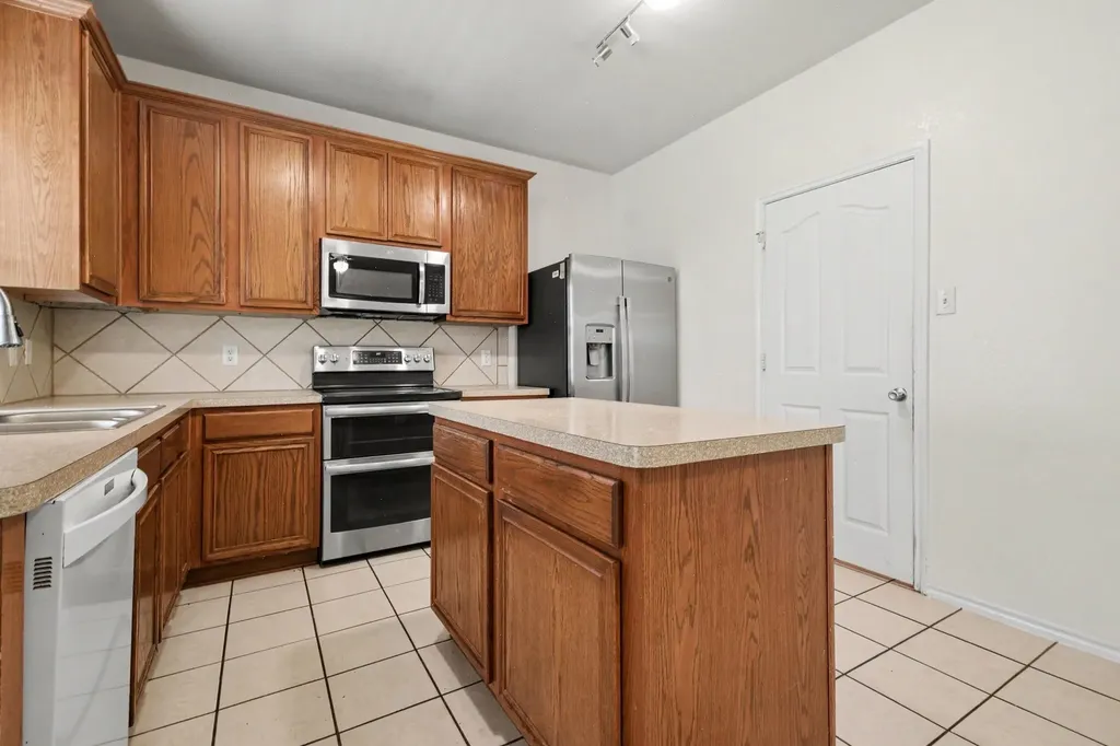 3425 Hermalinda Drive Denton TX 76207