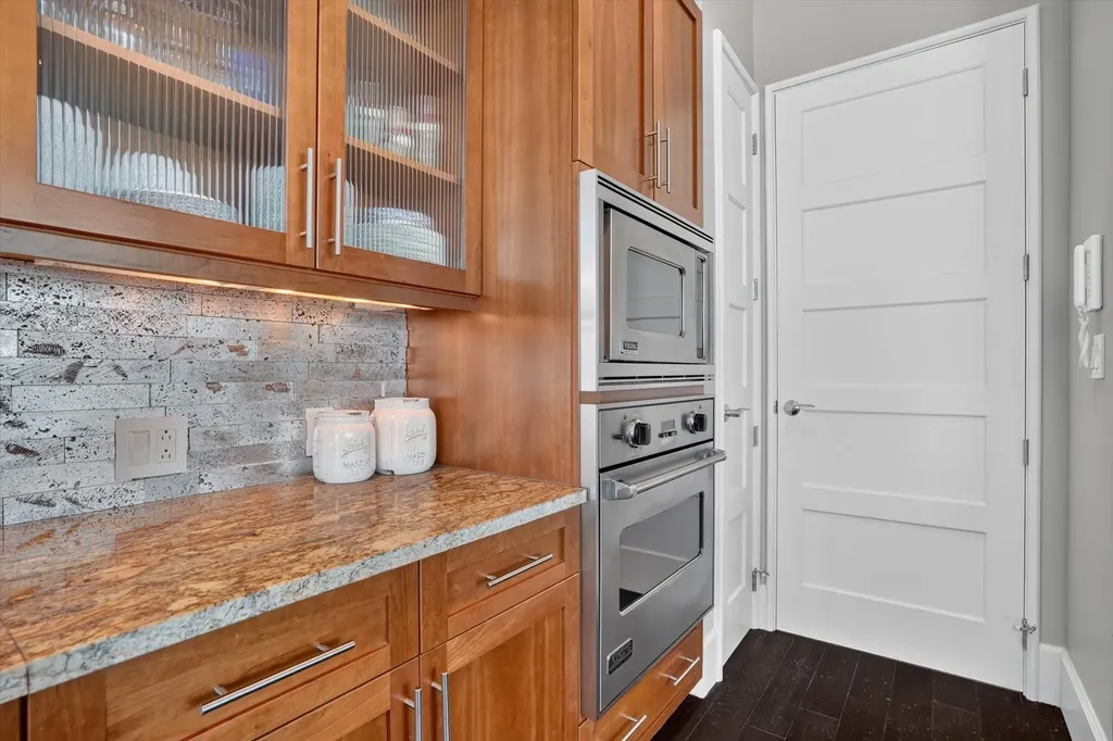 1301 Throckmorton Street Fort Worth TX 76102