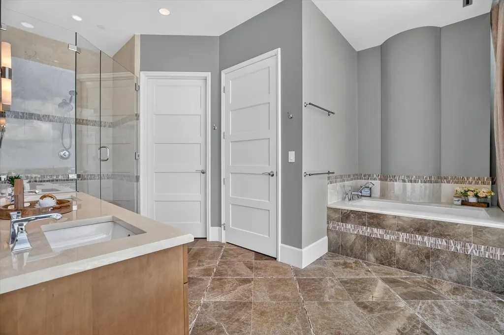 1301 Throckmorton Street Fort Worth TX 76102
