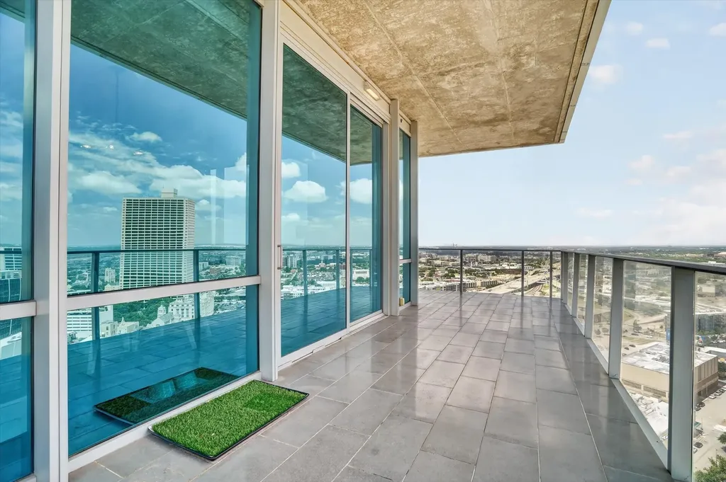 1301 Throckmorton Street Fort Worth TX 76102