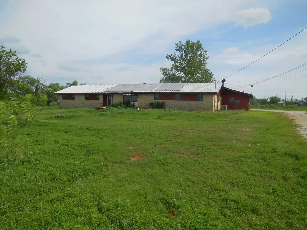 1809 E Elliott Street Breckenridge TX 76424
