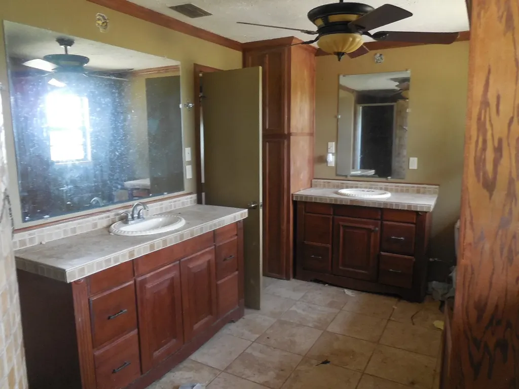 1809 E Elliott Street Breckenridge TX 76424