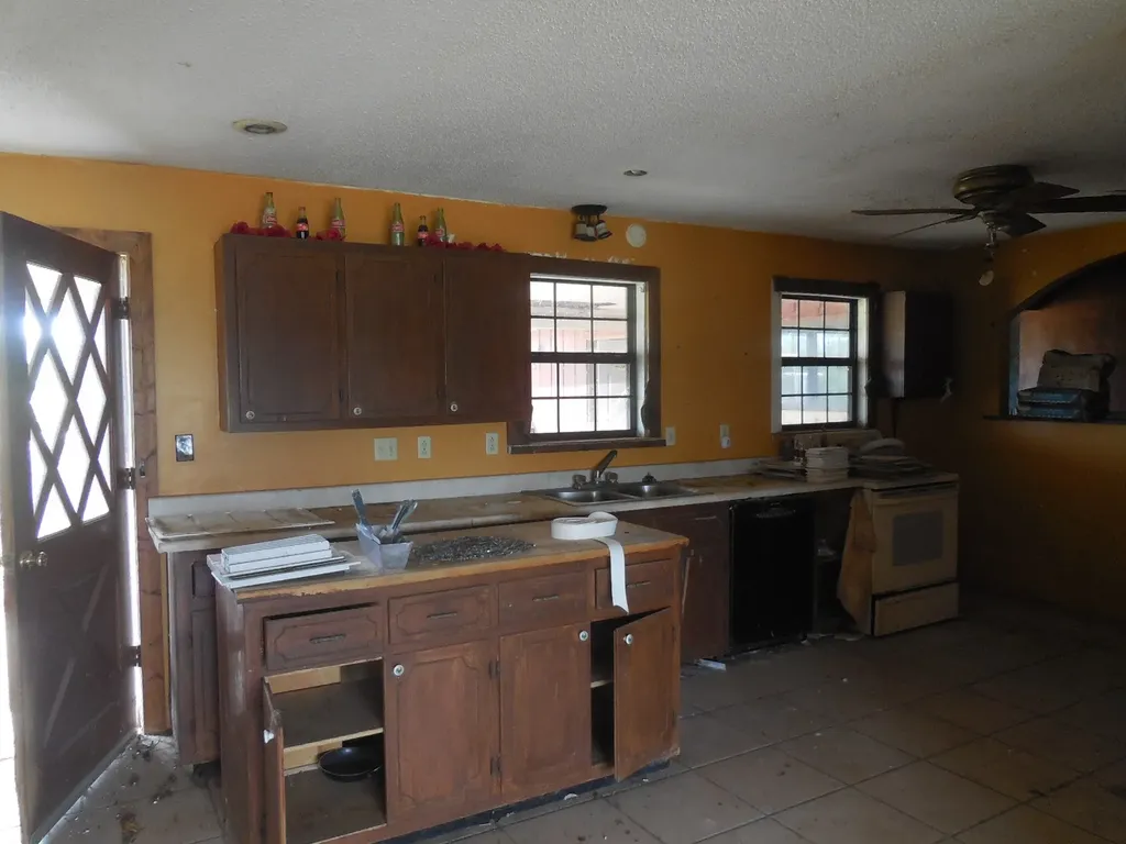 1809 E Elliott Street Breckenridge TX 76424