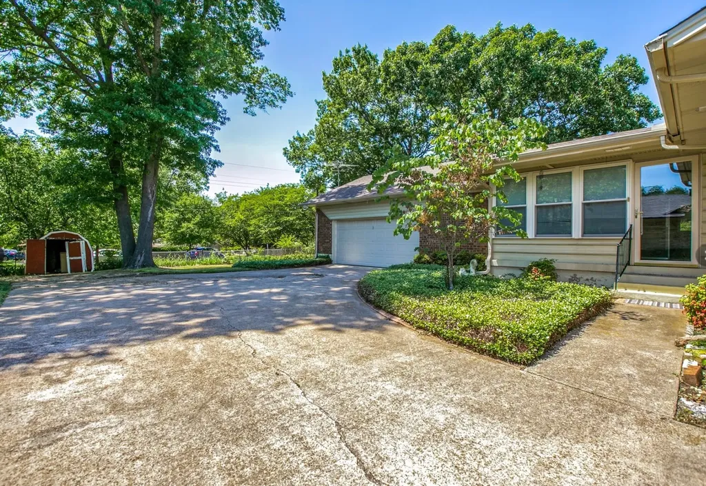 113 S Valley Street Red Oak TX 75154