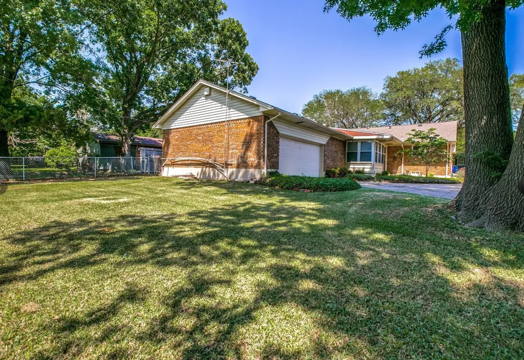 113 S Valley Street Red Oak TX 75154