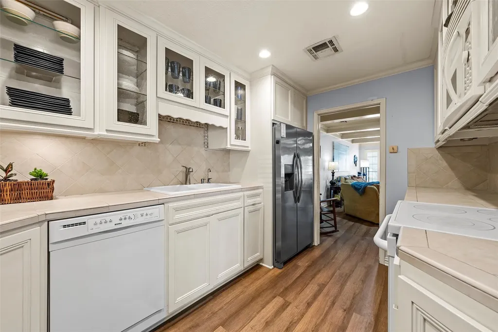 49 Sugar Creek Woodway TX 76712