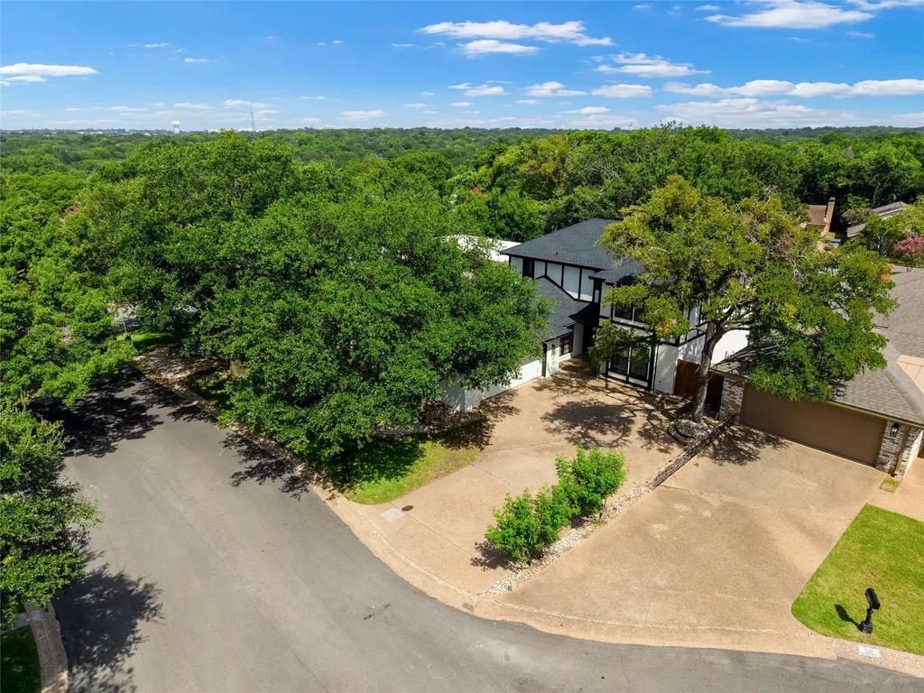 49 Sugar Creek Woodway TX 76712
