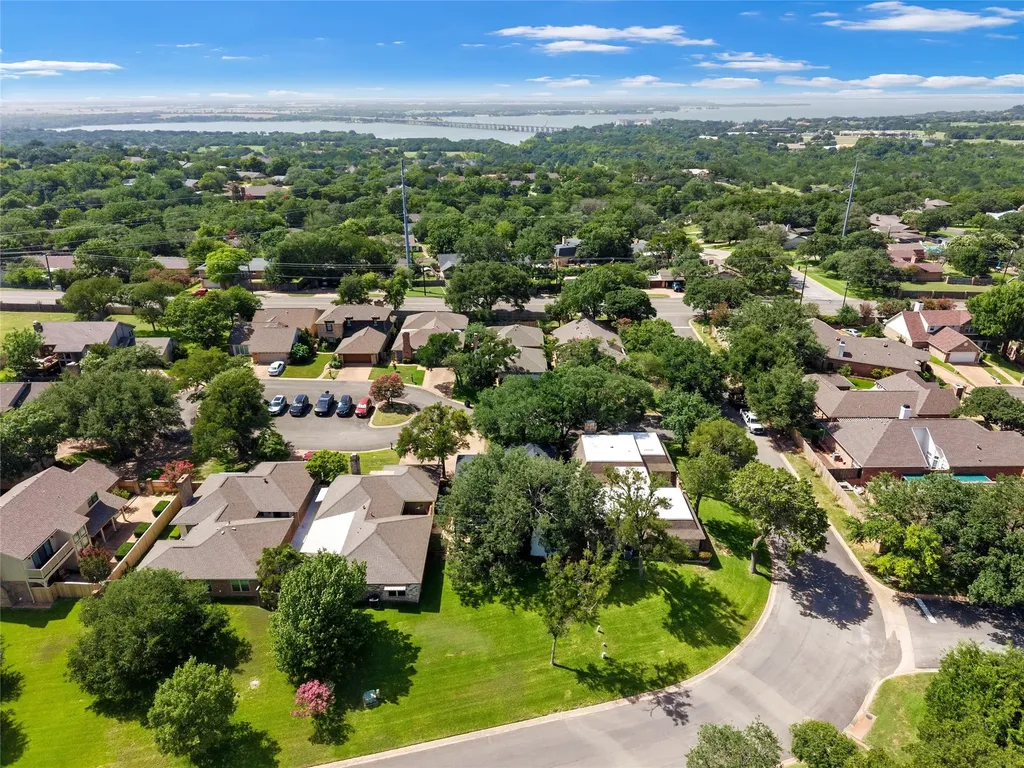 49 Sugar Creek Woodway TX 76712