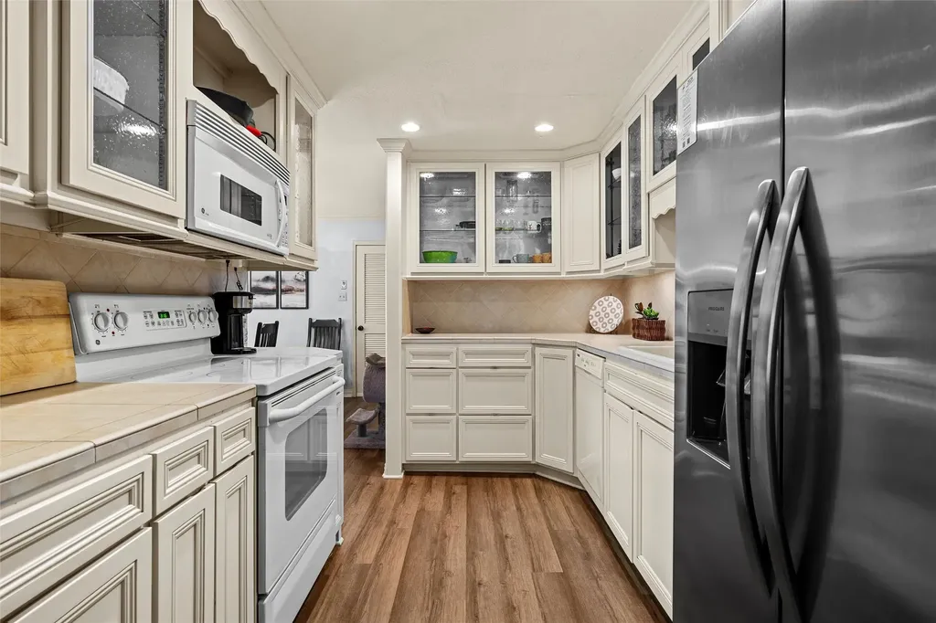 49 Sugar Creek Woodway TX 76712