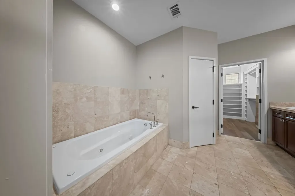 2335 Clark Street Dallas TX 75204