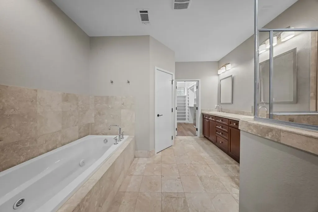 2335 Clark Street Dallas TX 75204