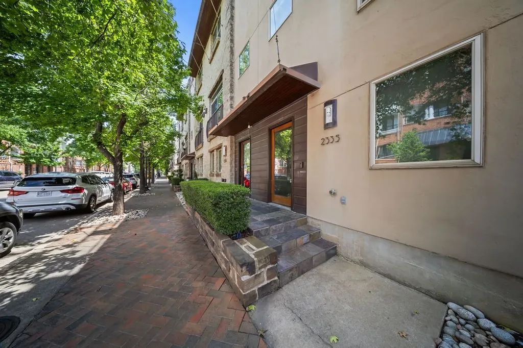 2335 Clark Street Dallas TX 75204
