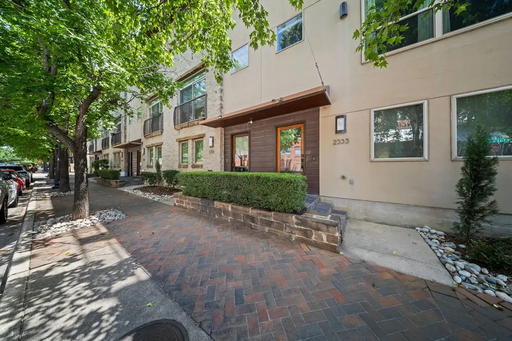 2335 Clark Street Dallas TX 75204