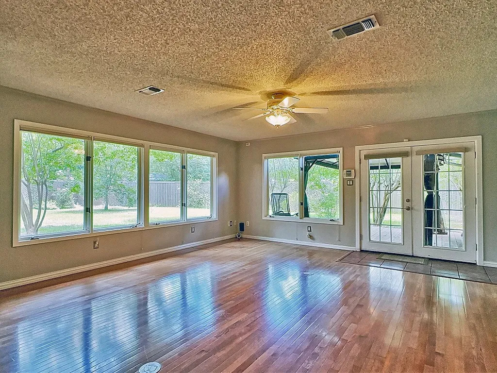 137 Penny Lane Athens TX 75751