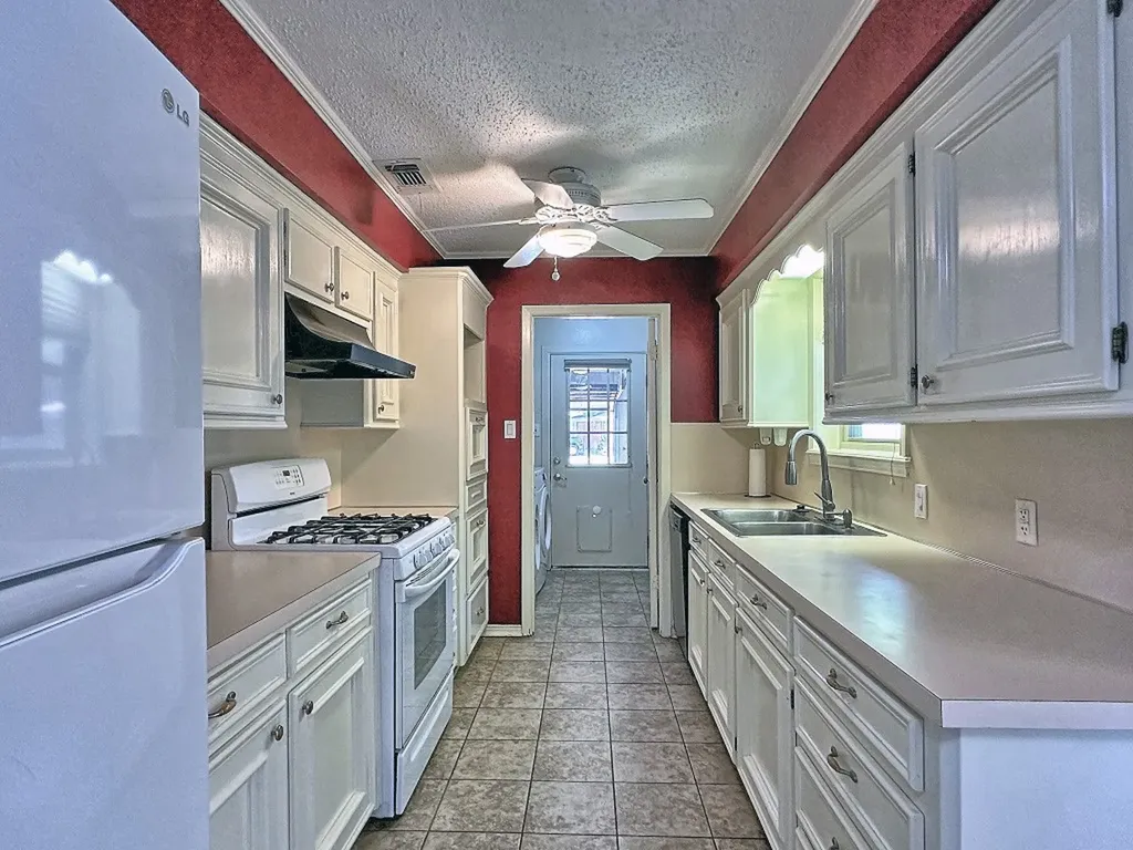 137 Penny Lane Athens TX 75751