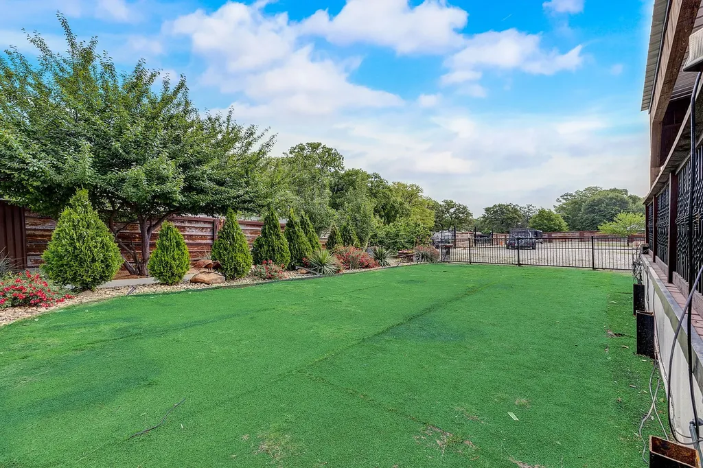 129 Private Road 4768 Boyd TX 76023