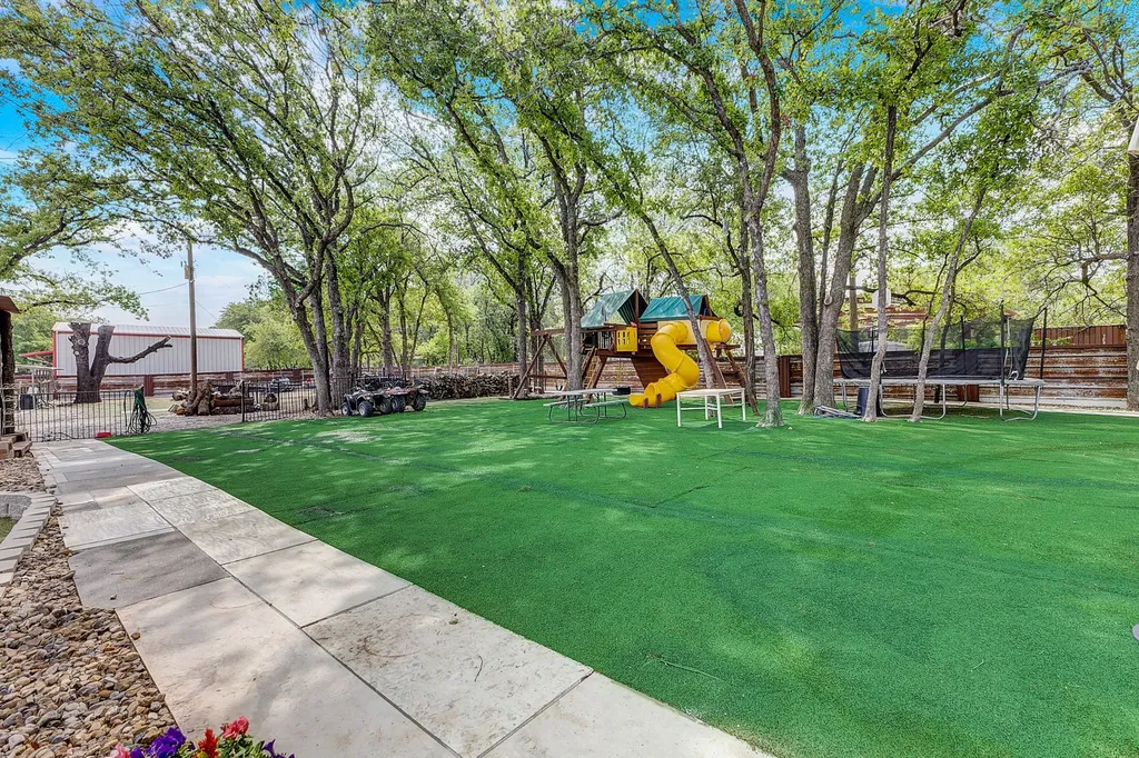 129 Private Road 4768 Boyd TX 76023