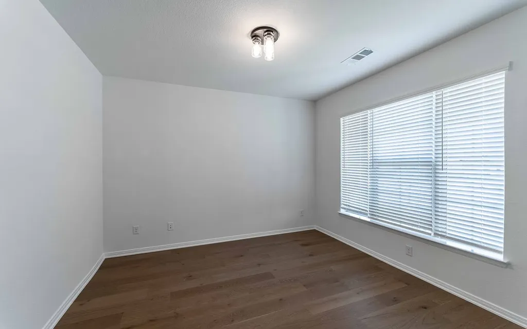 1713 Blossom Trail Mesquite TX 75181