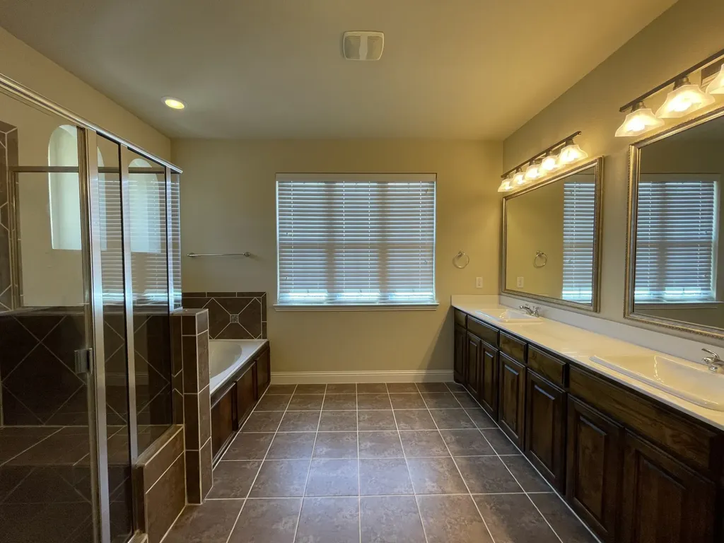 2650 Venice Drive Grand Prairie TX 75054
