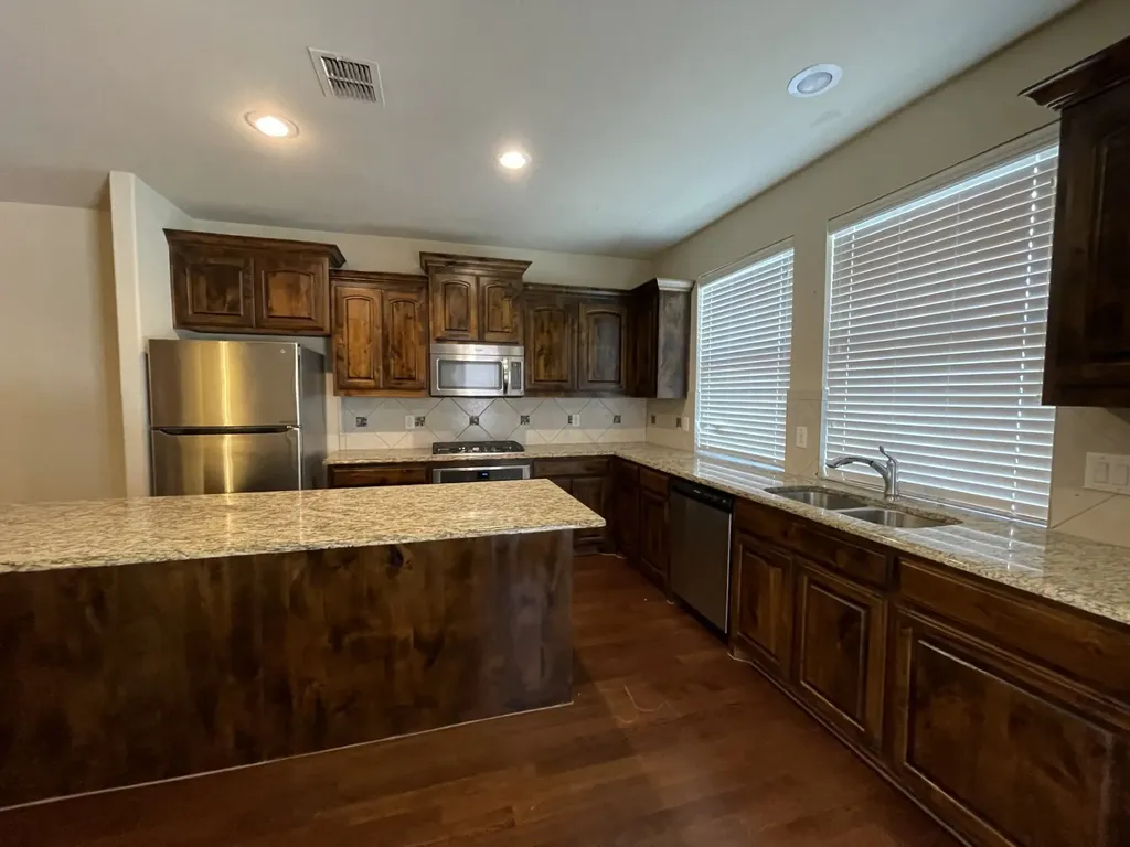 2650 Venice Drive Grand Prairie TX 75054