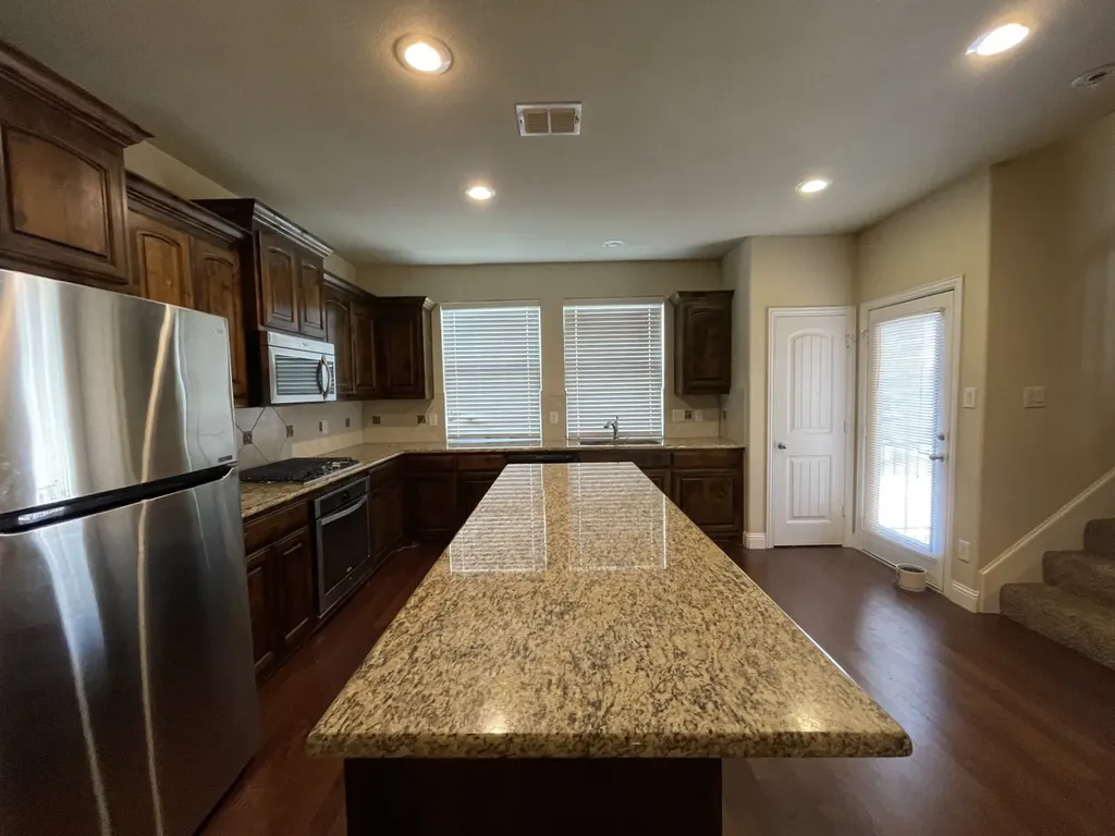 2650 Venice Drive Grand Prairie TX 75054