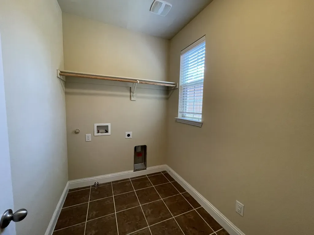 2650 Venice Drive Grand Prairie TX 75054