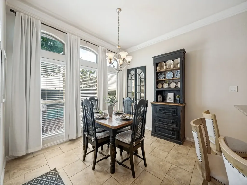 8115 Oak Hollow Drive Arlington TX 76001