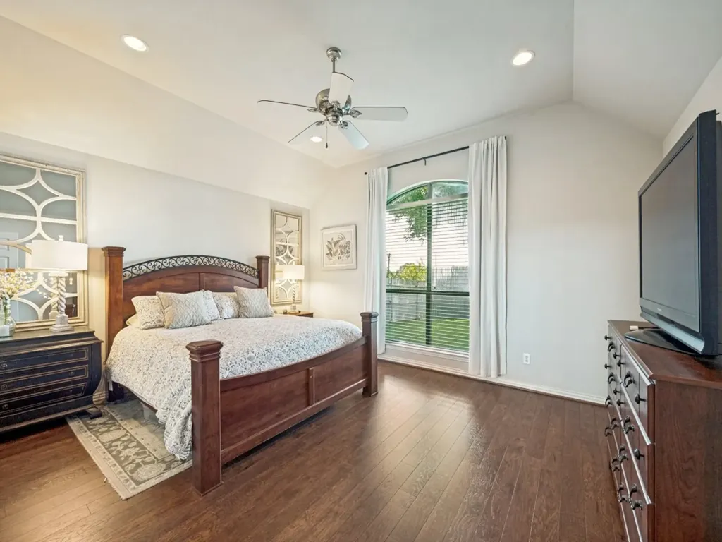 8115 Oak Hollow Drive Arlington TX 76001