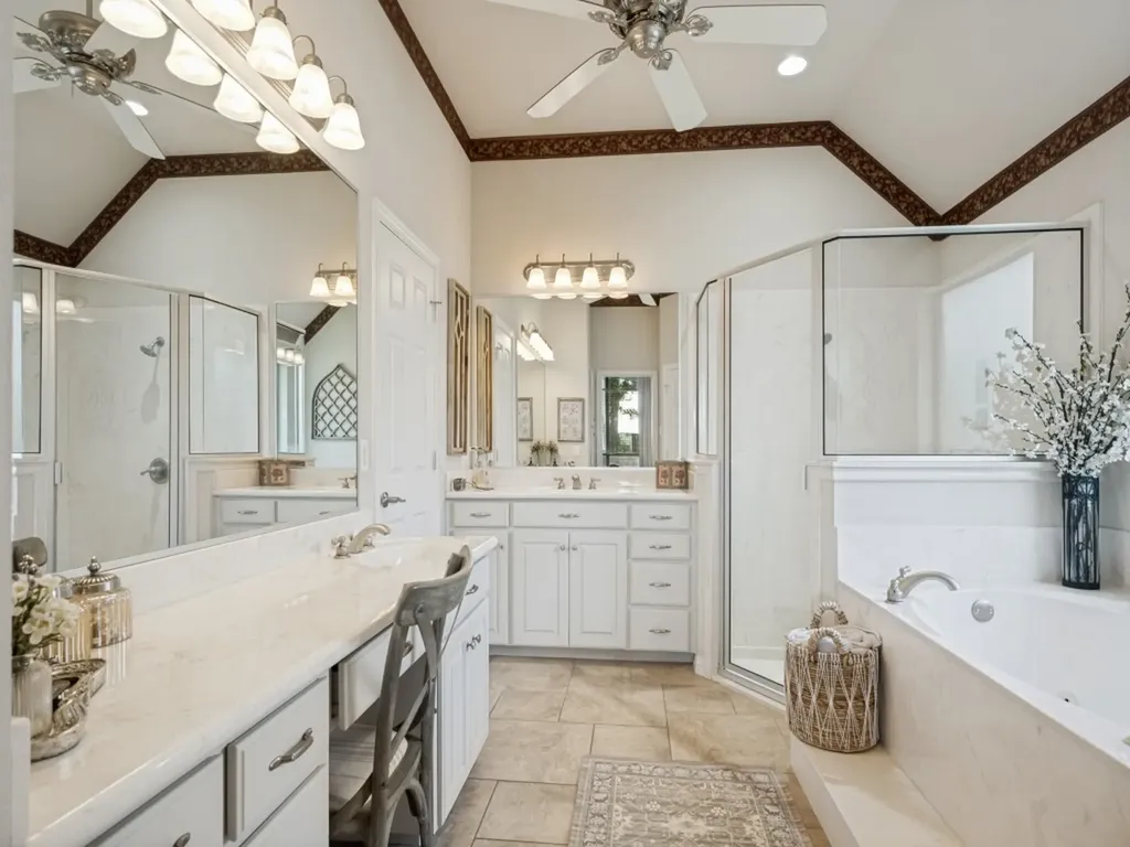 8115 Oak Hollow Drive Arlington TX 76001