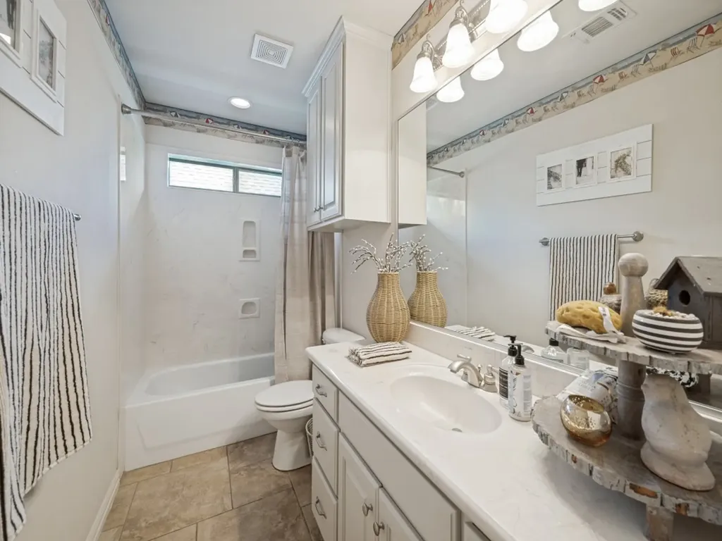 8115 Oak Hollow Drive Arlington TX 76001