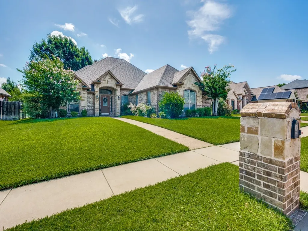 8115 Oak Hollow Drive Arlington TX 76001