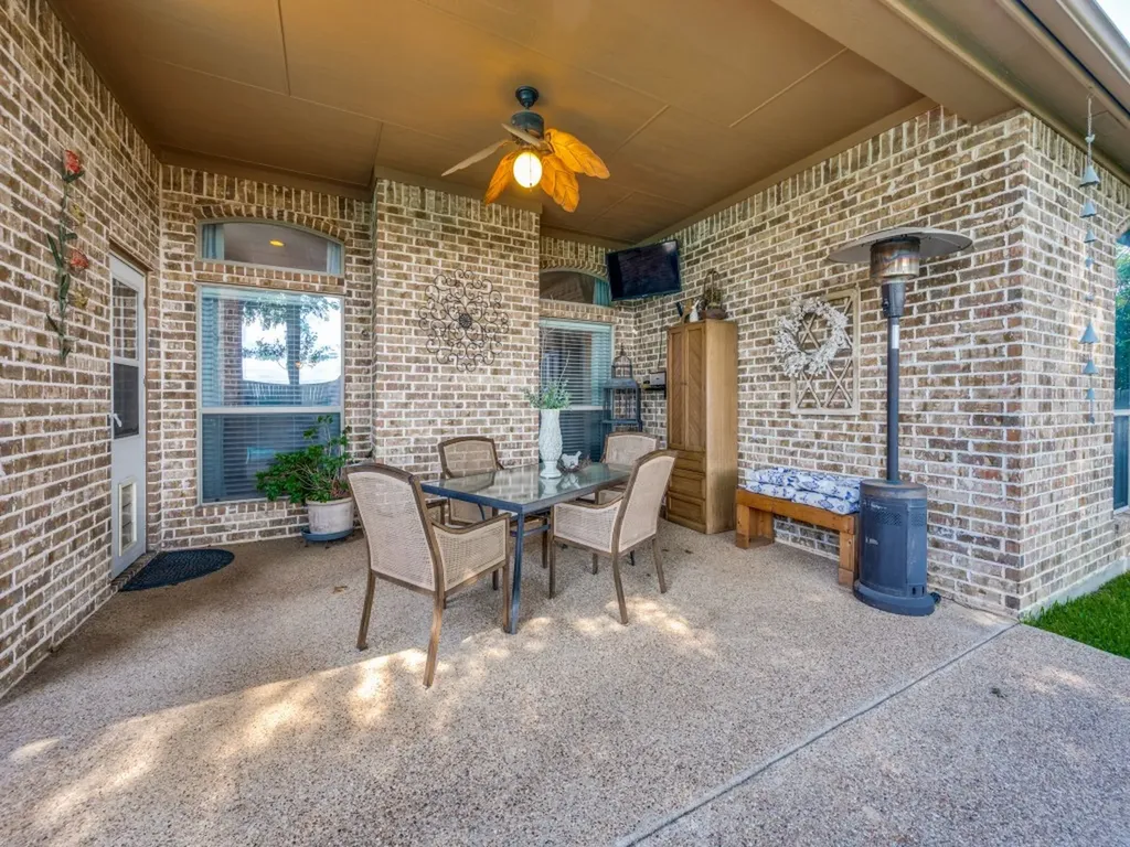8115 Oak Hollow Drive Arlington TX 76001