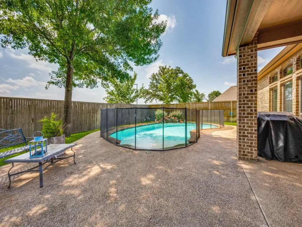 8115 Oak Hollow Drive Arlington TX 76001