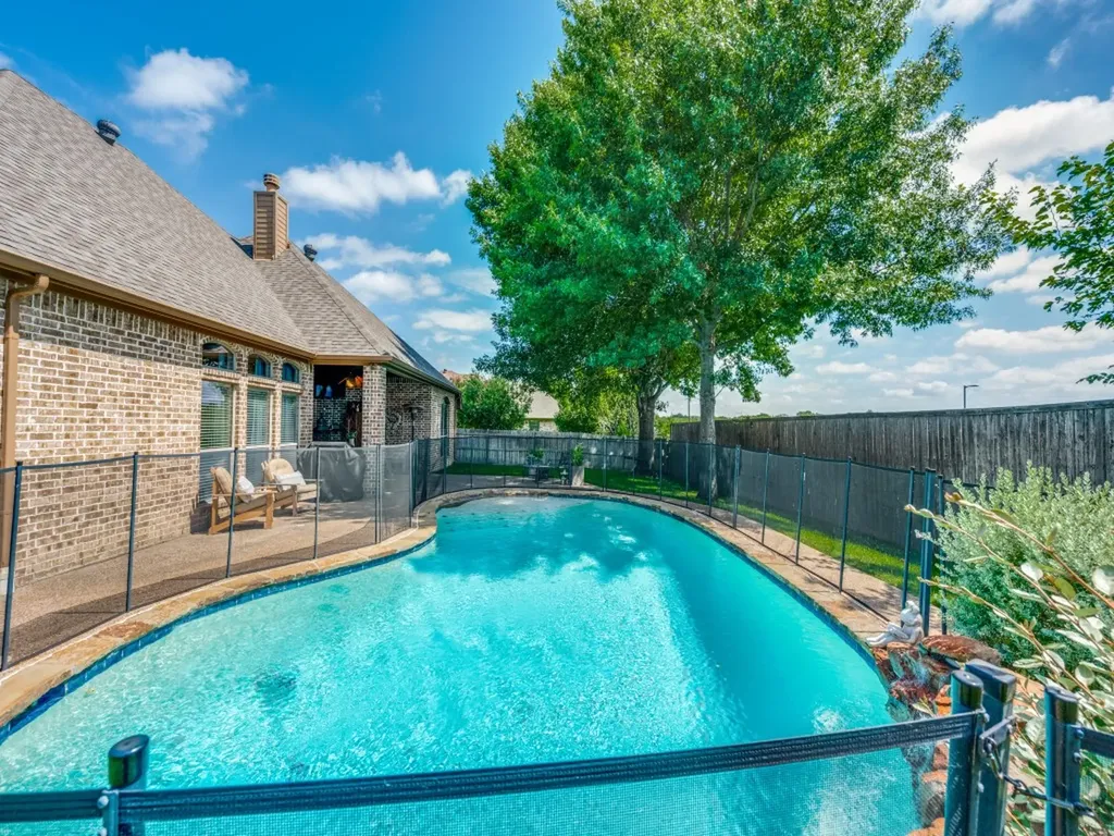 8115 Oak Hollow Drive Arlington TX 76001
