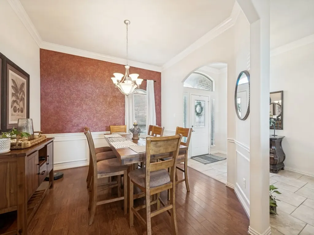 8115 Oak Hollow Drive Arlington TX 76001
