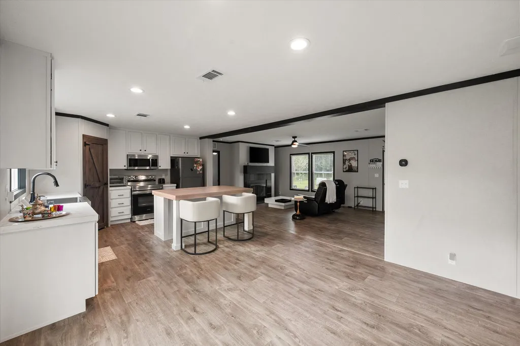 3896 NW County Road 3111 Purdon TX 76679