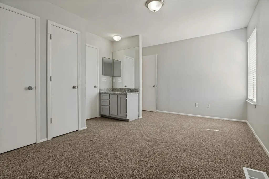 622 W Union Bower Road Irving TX 75061