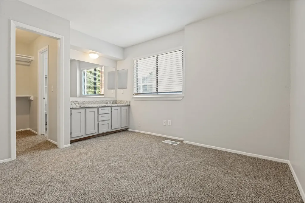 622 W Union Bower Road Irving TX 75061