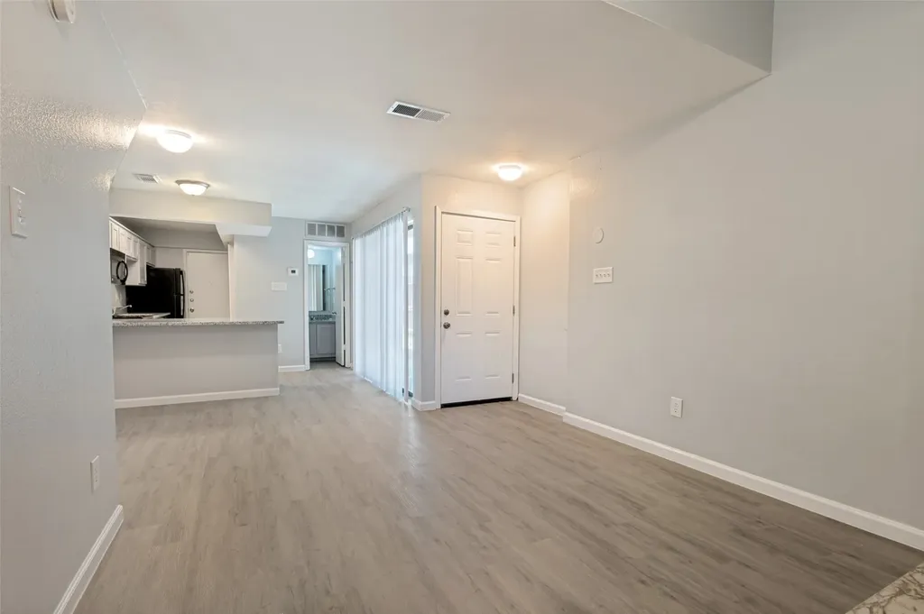 622 W Union Bower Road Irving TX 75061