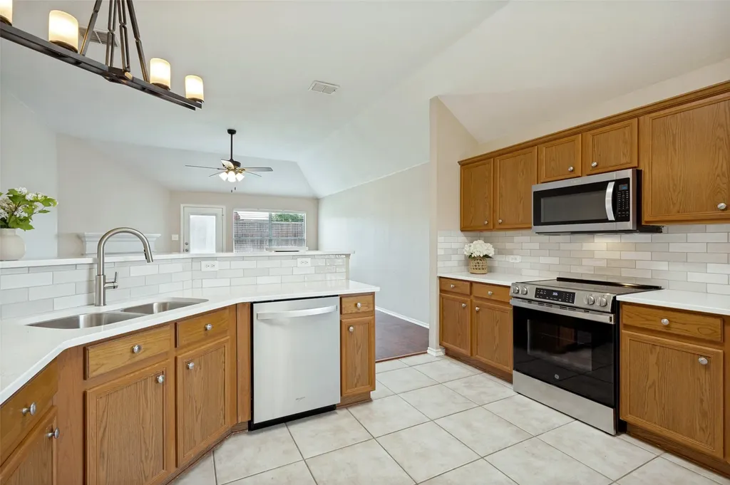 2824 Quarter Horse Lane Celina TX 75009