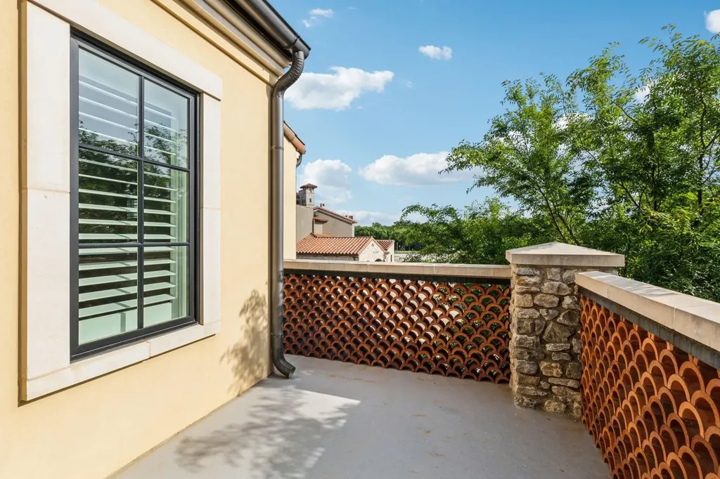 9 Catalonia Drive Westlake TX 76262