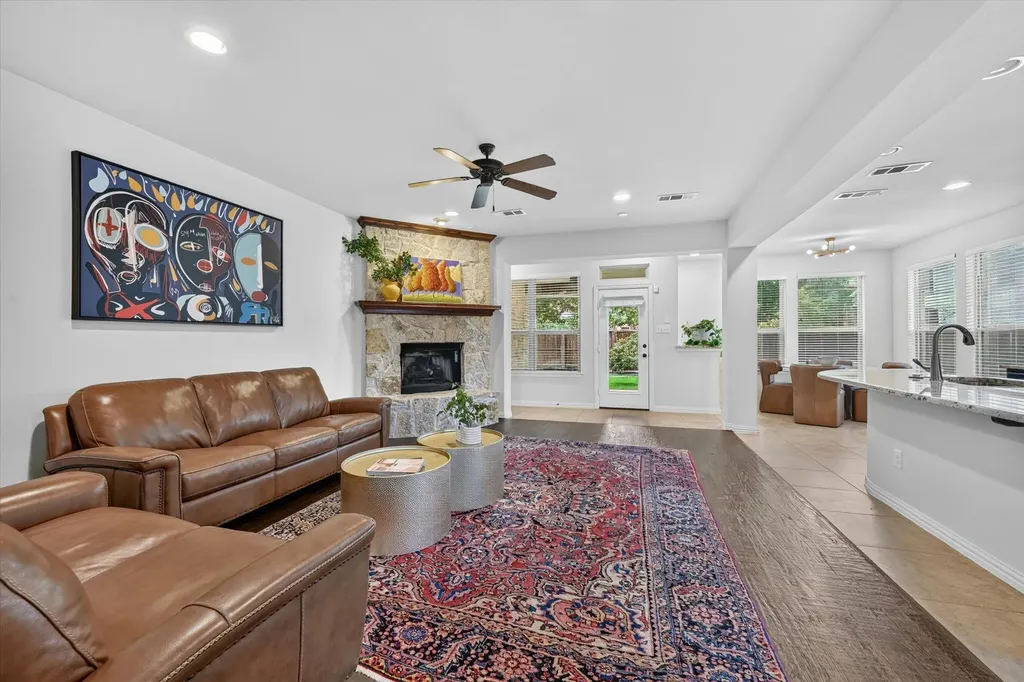 1200 Jasmine Street Lantana TX 76226