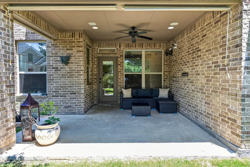 1200 Jasmine Street Lantana TX 76226