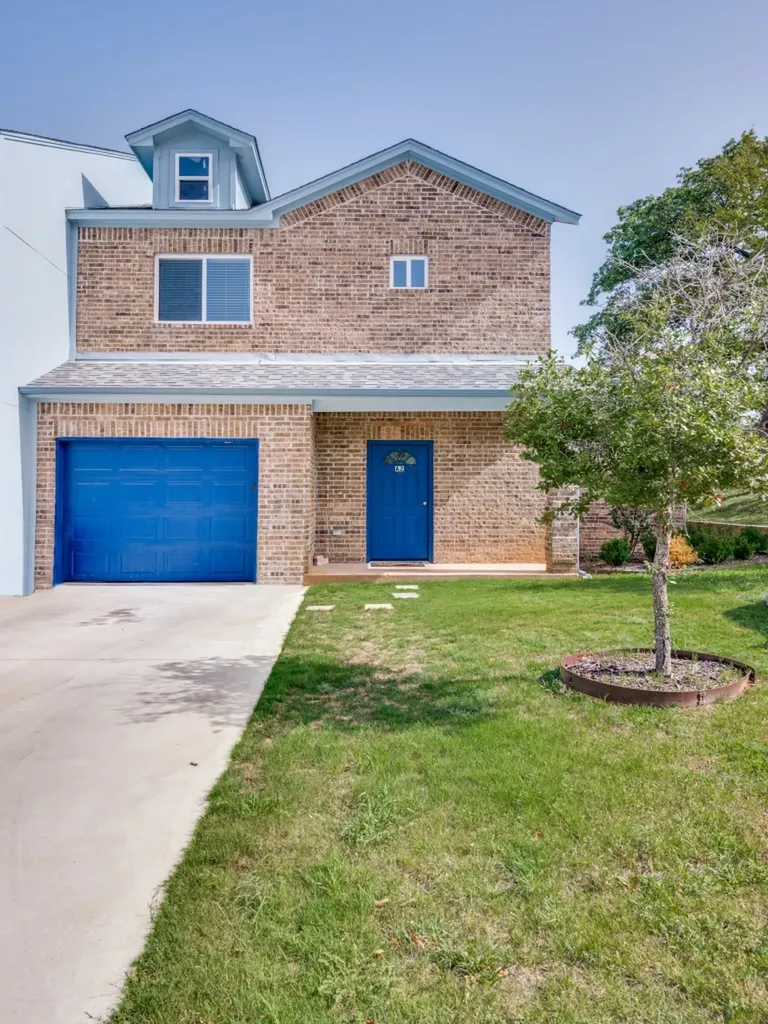 751 Pipeline Court Hurst TX 76053